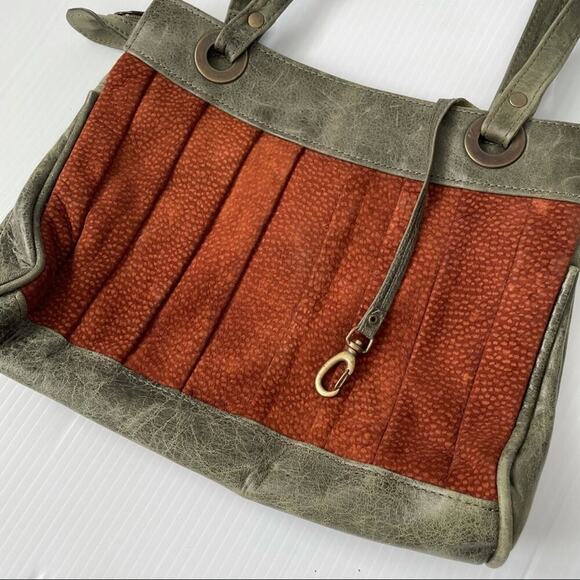 Genuine leather made in Argentina shoulder bag - Picture 2 of 7